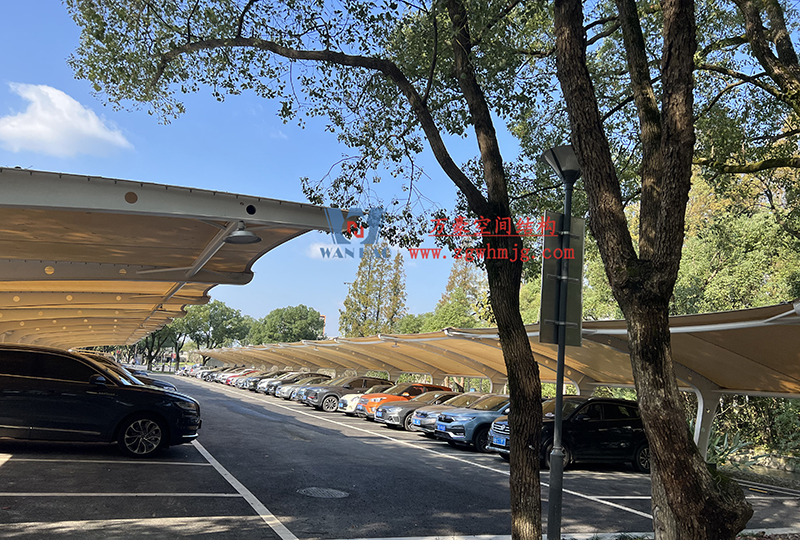 膜結(jié)構(gòu)車棚 膜結(jié)構(gòu)車棚