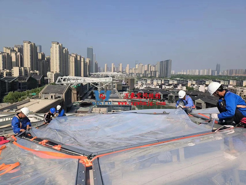 勞動最光榮，致敬一線工作者！