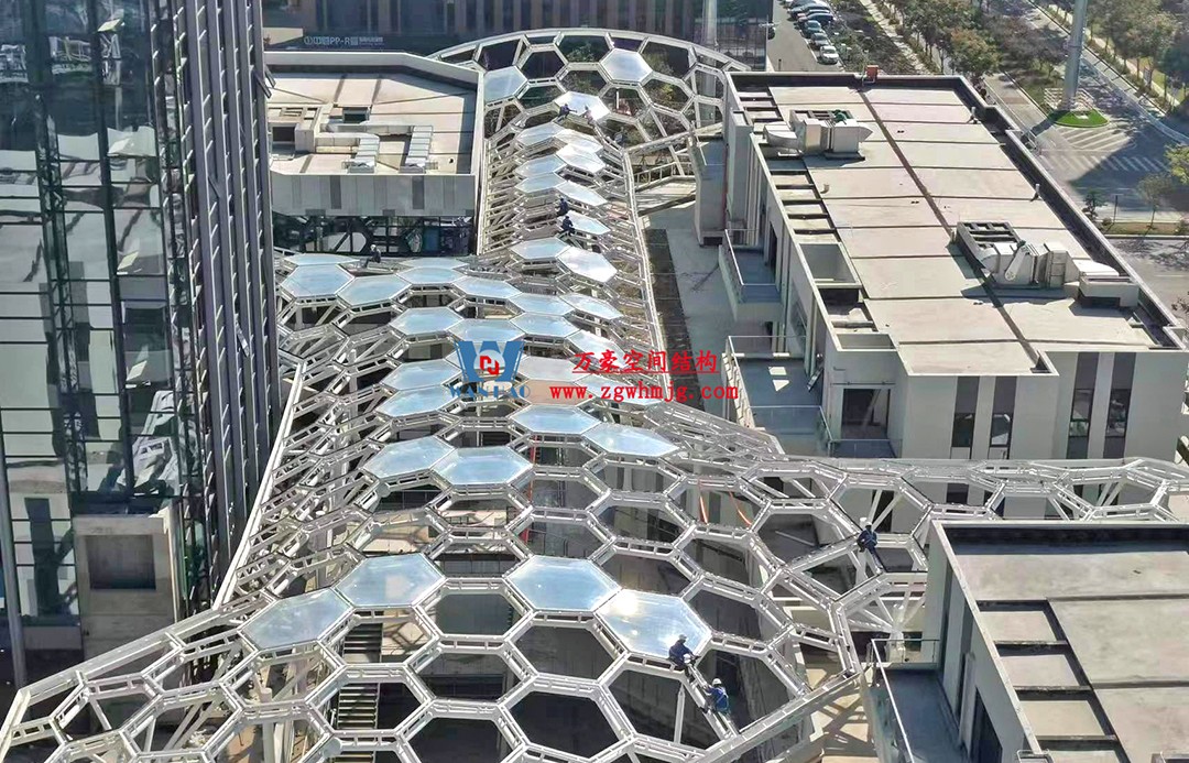 已完工，這個ETFE氣枕商業(yè)天幕閃亮登場！