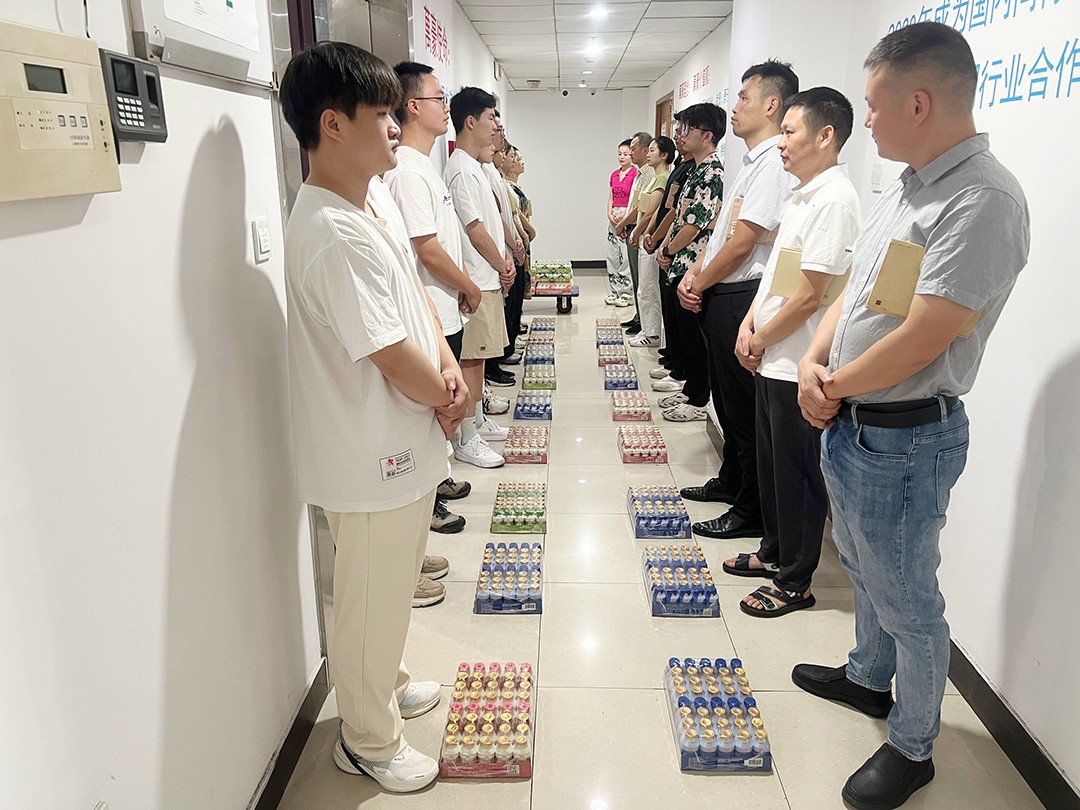 解暑“涼”方|萬(wàn)豪開展“夏日送清涼”慰問活動(dòng)