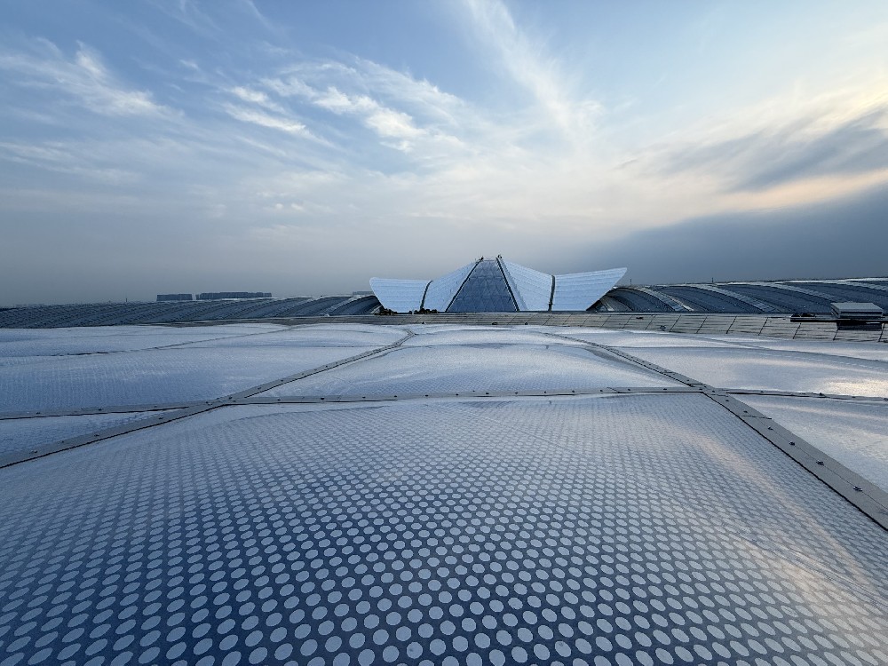 ETFE膜結(jié)構(gòu)：綠色建筑的節(jié)材典范