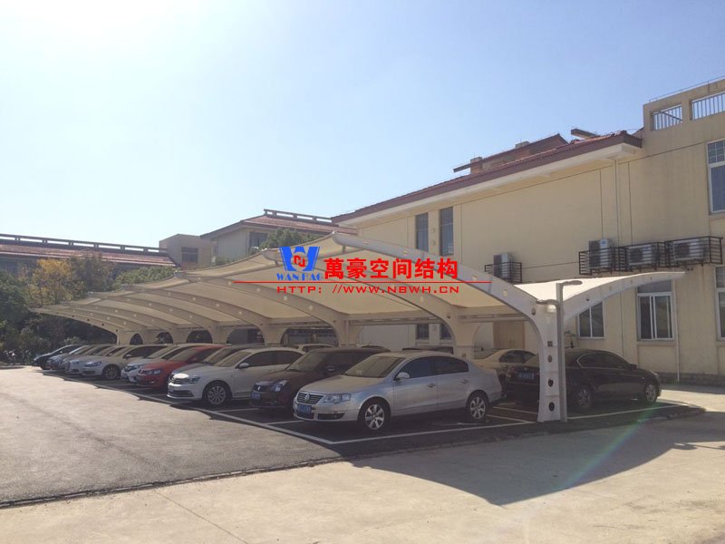 湖州四中膜結(jié)構(gòu)車(chē)棚